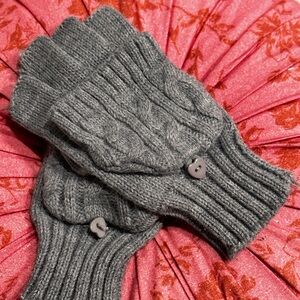 Cute Fingerless Gray Gloves